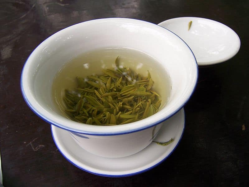 800px-China_-_Chengdu_22_-_green_tea_(140902695)